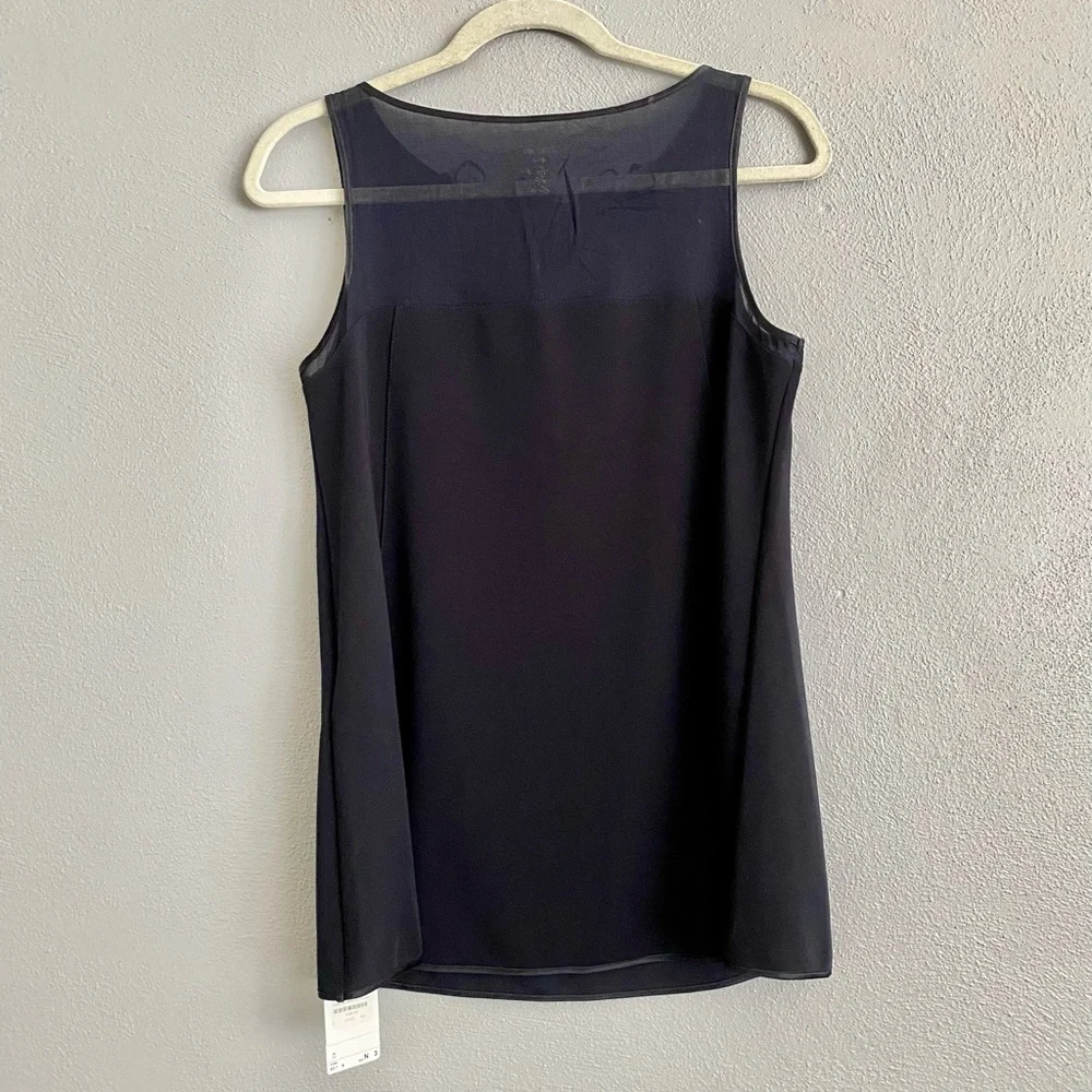 Marc Cain Top Size 8 Navy Blue Lightweight Soft Floral Sleeveless Chic Luxury - Picture 6 of 9